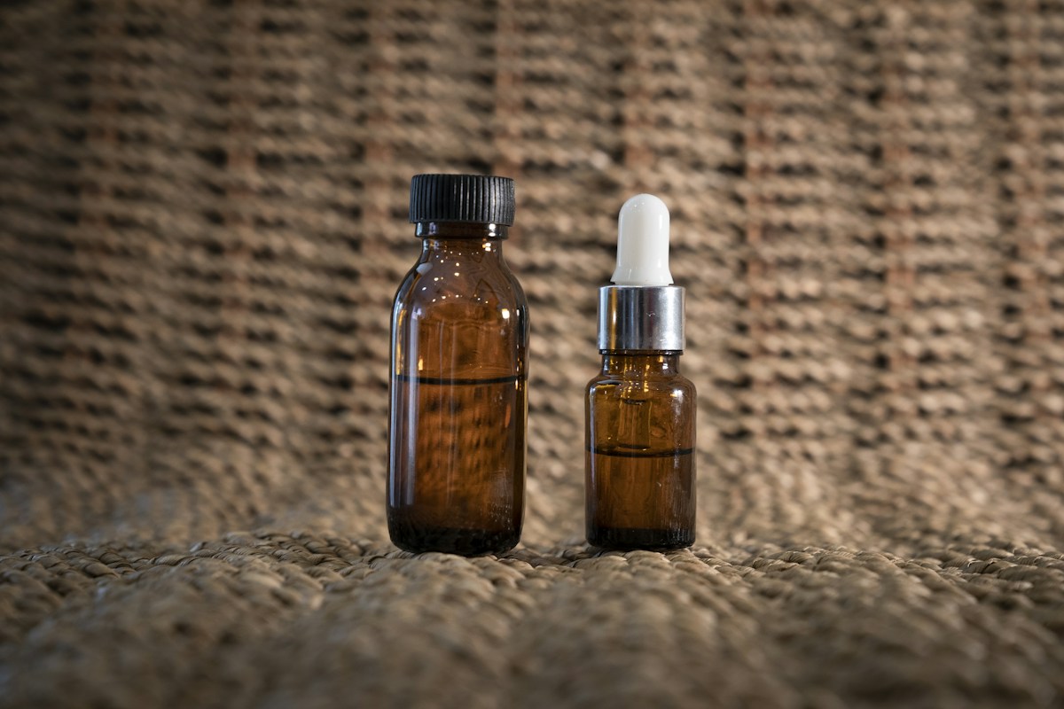 Botanical oils and soft linen for your personal ritual